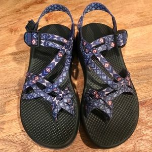 WOMEN’S CHACOS